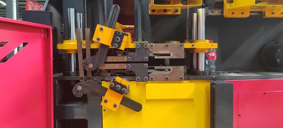 Las empresas de la industria de la construcción y la industria de la construcción, incluidas las empresas de la industria de la construcción y de la industria de la construcción, se benefician de la ayuda de la Comisión.