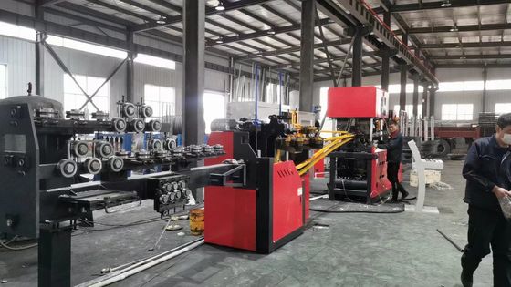 18000kg Máquina de soldadura automática 400-500A Corriente de soldadura