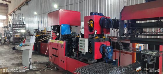 Velocidad de soldadura de 12-15 m Máquina de soldadura de truss con alta precisión